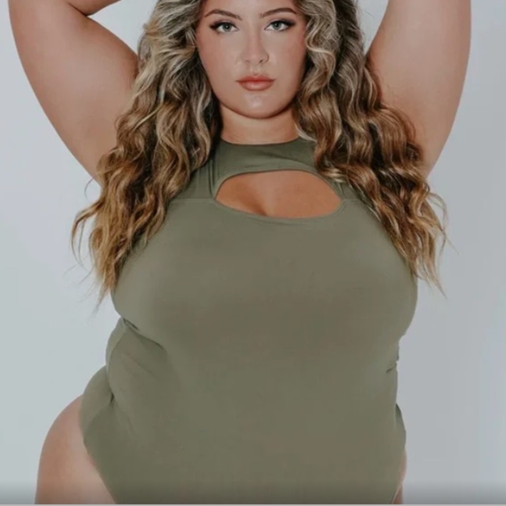 Peek-A-Boo Brami Suit - Cut-Out & Seamless